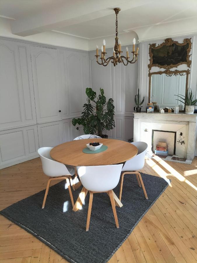 La Chambre Des Remparts Фалез Екстериор снимка