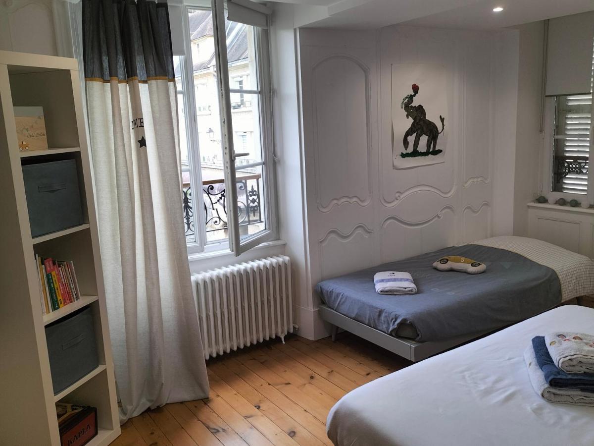 La Chambre Des Remparts Фалез Екстериор снимка